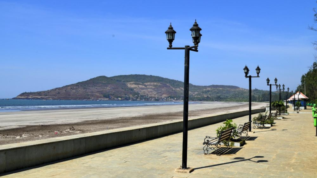 hotels in shrivardhan